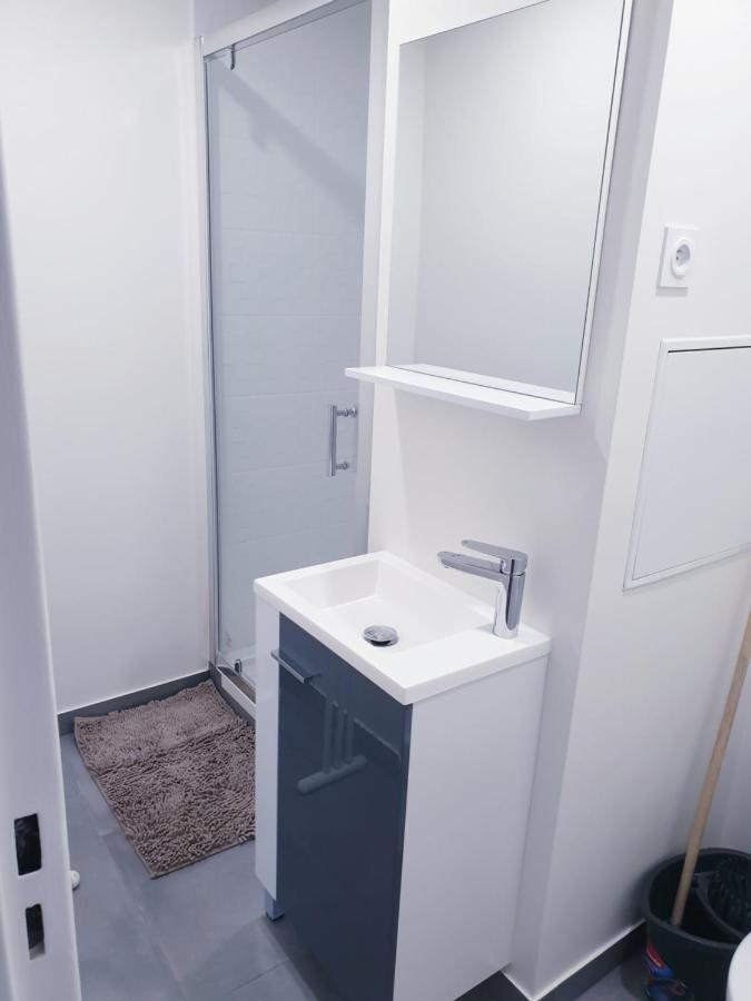 Big Flat Sea Vieuw 95 M2 5 Rooms Near Airport 5 Min Train 3 Min And Tram On Site, Beach 7 Min, 2 Showers And 2 Toilets , Neuf Grand Appartement 95 M2 5 Chambres Proche Aeroport 5 Min Train 3 Min Et Tramway Sur Place, Plage 7 Min 2 Douches Et 2 Wc Vue Nizza Exterior foto