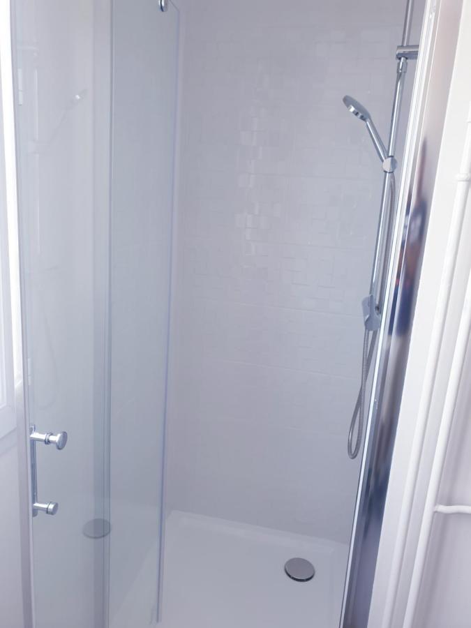 Big Flat Sea Vieuw 95 M2 5 Rooms Near Airport 5 Min Train 3 Min And Tram On Site, Beach 7 Min, 2 Showers And 2 Toilets , Neuf Grand Appartement 95 M2 5 Chambres Proche Aeroport 5 Min Train 3 Min Et Tramway Sur Place, Plage 7 Min 2 Douches Et 2 Wc Vue Nizza Exterior foto
