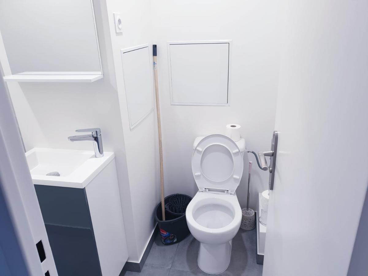 Big Flat Sea Vieuw 95 M2 5 Rooms Near Airport 5 Min Train 3 Min And Tram On Site, Beach 7 Min, 2 Showers And 2 Toilets , Neuf Grand Appartement 95 M2 5 Chambres Proche Aeroport 5 Min Train 3 Min Et Tramway Sur Place, Plage 7 Min 2 Douches Et 2 Wc Vue Nizza Exterior foto
