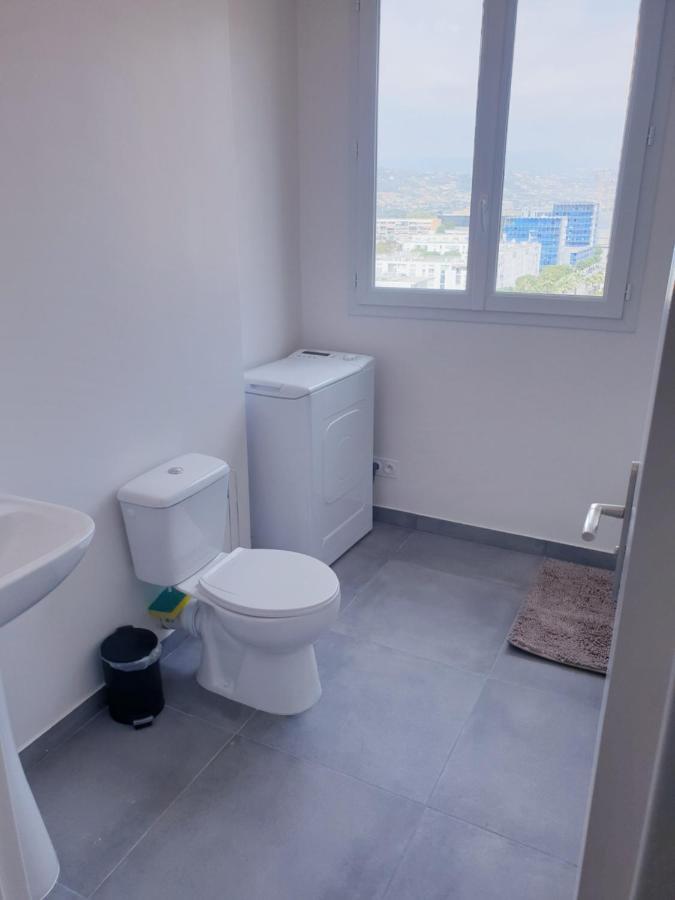 Big Flat Sea Vieuw 95 M2 5 Rooms Near Airport 5 Min Train 3 Min And Tram On Site, Beach 7 Min, 2 Showers And 2 Toilets , Neuf Grand Appartement 95 M2 5 Chambres Proche Aeroport 5 Min Train 3 Min Et Tramway Sur Place, Plage 7 Min 2 Douches Et 2 Wc Vue Nizza Exterior foto